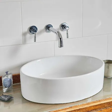 Host & - Salty Place *