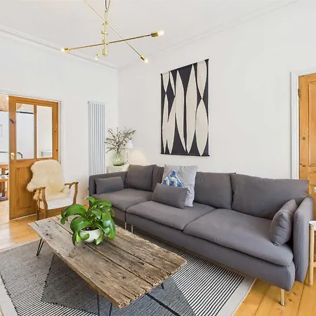 Host & - Salty Place *